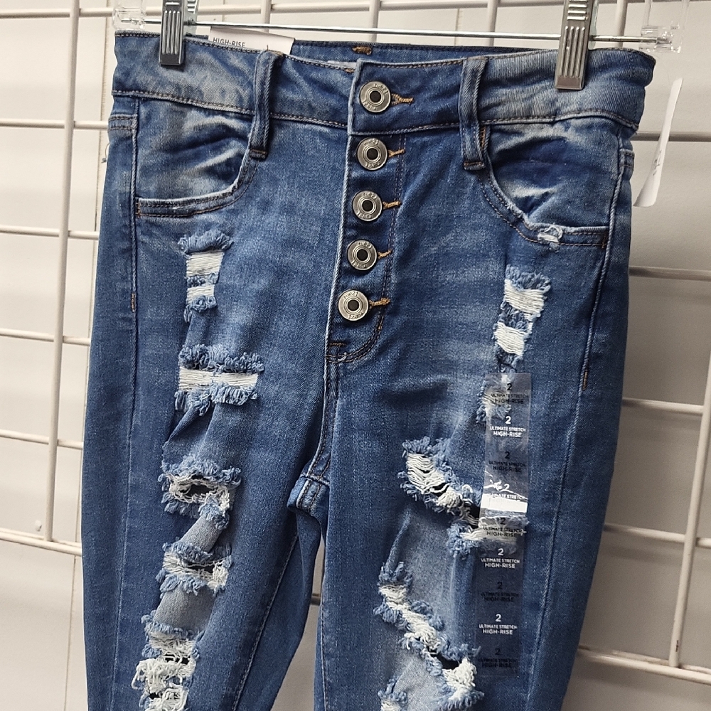NWT, RUE 21 Distressed Blue Women's Jeans, Size 2